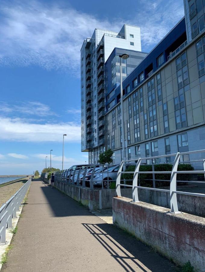 Beautiful Modern Sea-Side Apartment In The City EDI Exterior foto